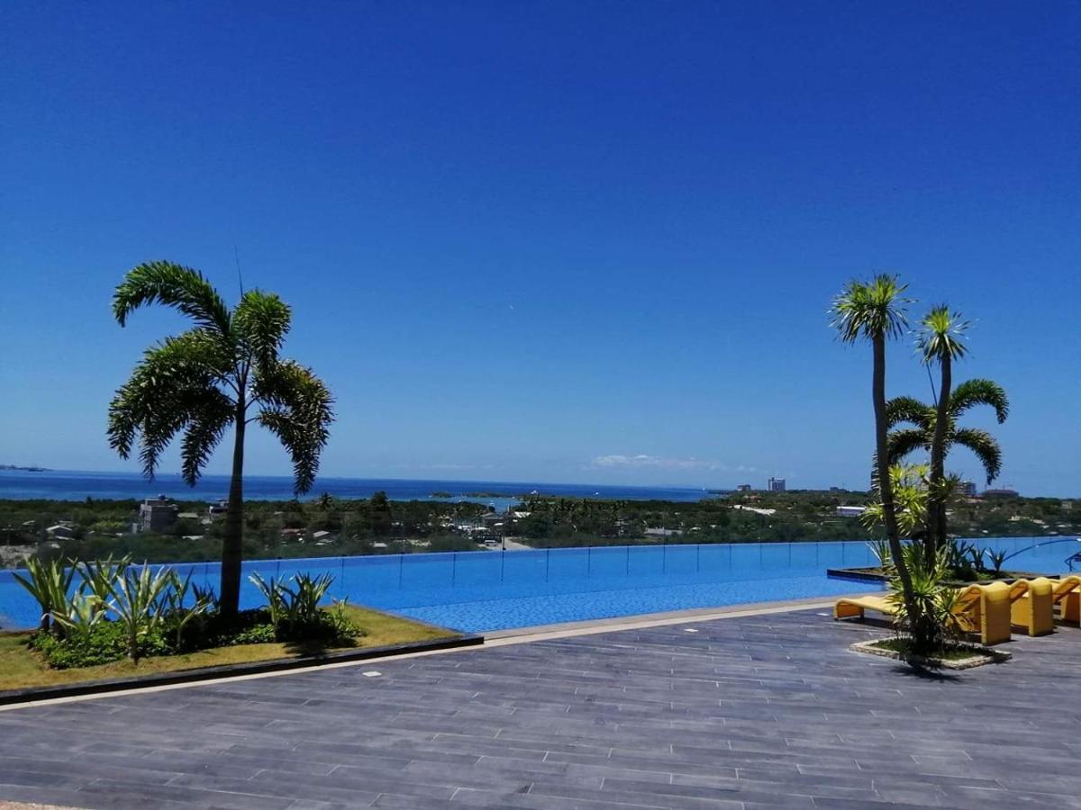 Mactan Newtown Deluxe Island Breeze Lägenhet Lapu-Lapu City Exteriör bild