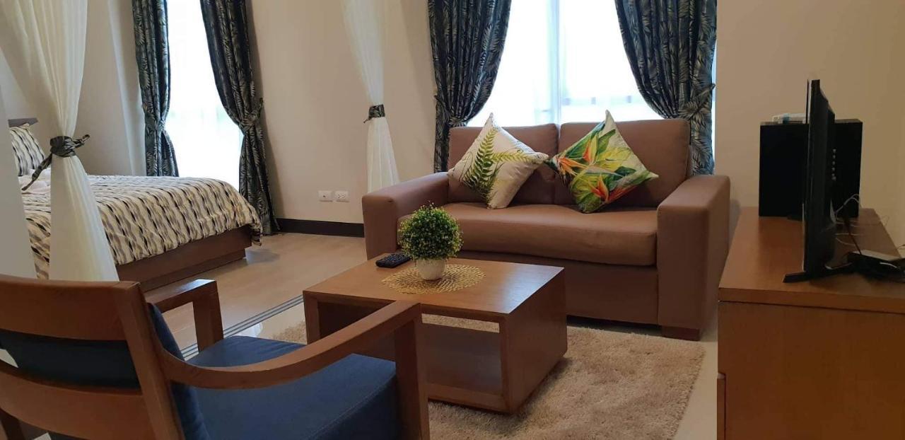 Mactan Newtown Deluxe Island Breeze Lägenhet Lapu-Lapu City Exteriör bild