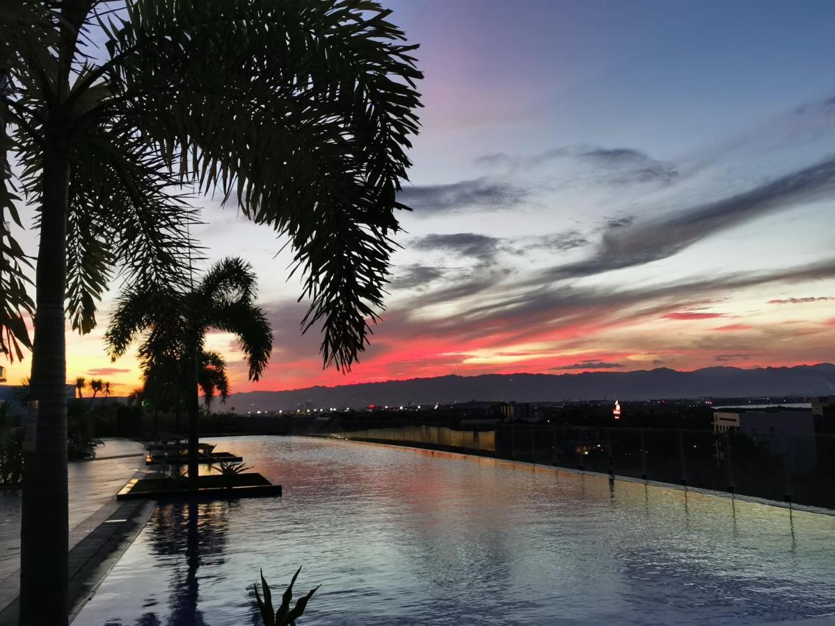 Mactan Newtown Deluxe Island Breeze Lägenhet Lapu-Lapu City Exteriör bild
