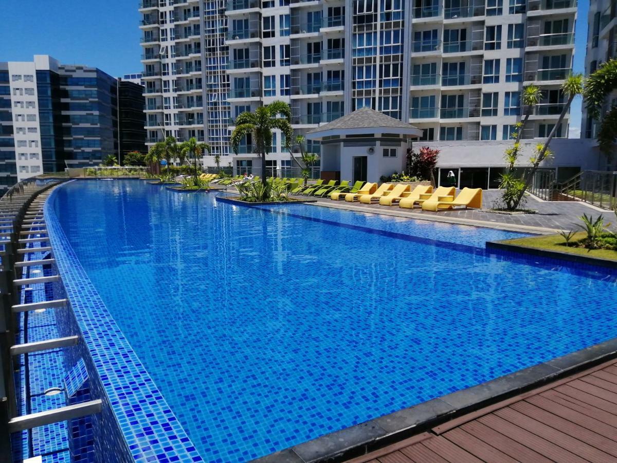 Mactan Newtown Deluxe Island Breeze Lägenhet Lapu-Lapu City Exteriör bild