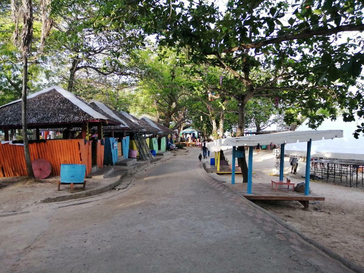 Mactan Newtown Deluxe Island Breeze Lägenhet Lapu-Lapu City Exteriör bild