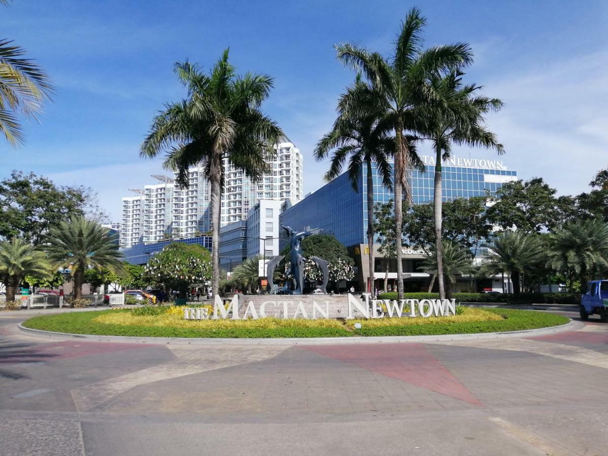 Mactan Newtown Deluxe Island Breeze Lägenhet Lapu-Lapu City Exteriör bild