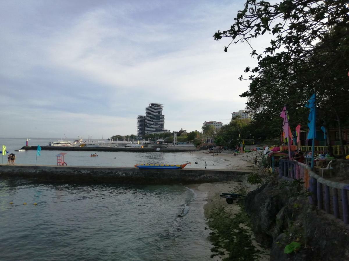 Mactan Newtown Deluxe Island Breeze Lägenhet Lapu-Lapu City Exteriör bild