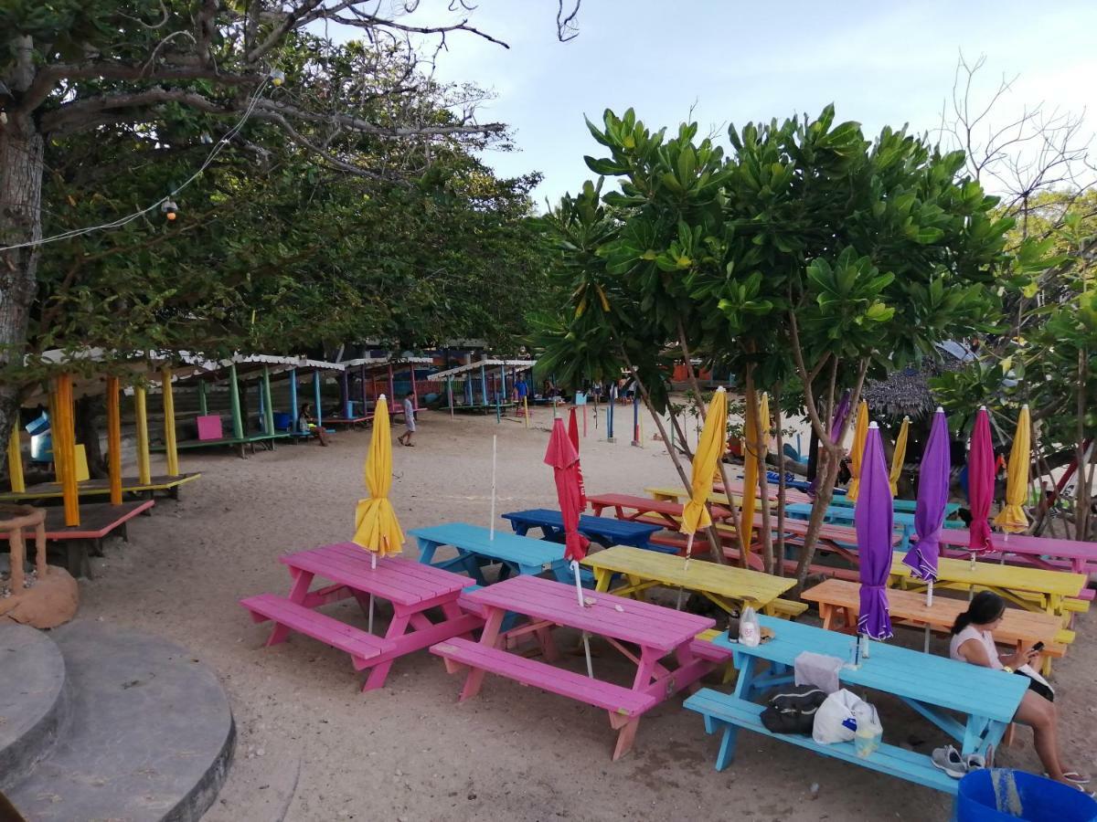 Mactan Newtown Deluxe Island Breeze Lägenhet Lapu-Lapu City Exteriör bild